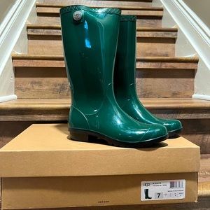Hunter green UGG rain boots